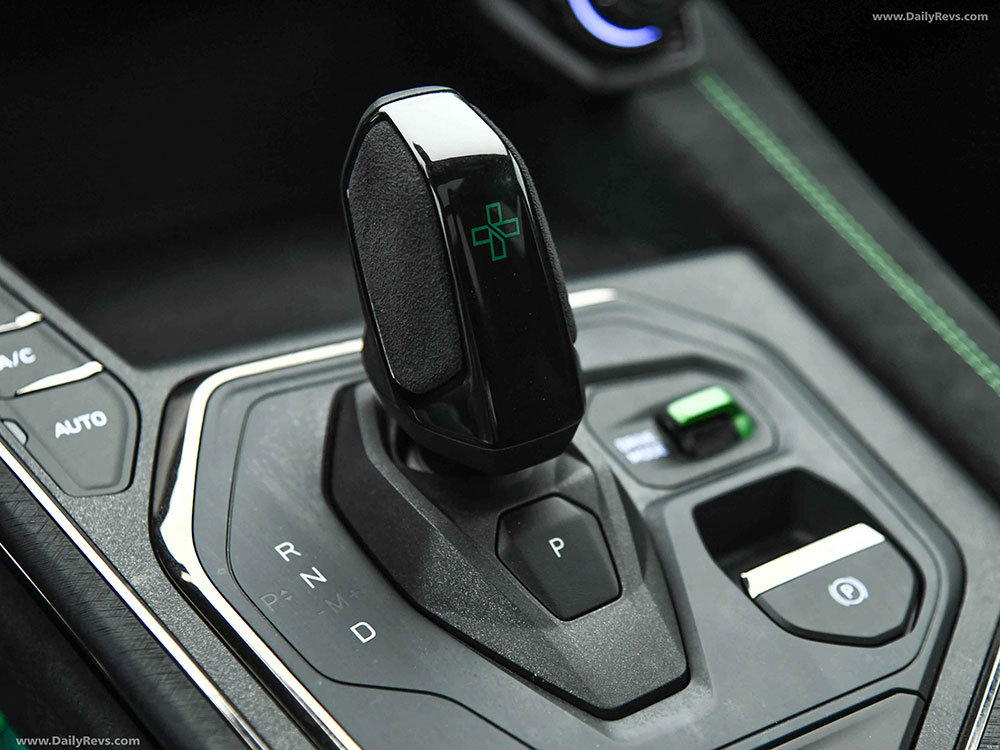 2021-05-plus-lynk-co-2gw1uweeeed0edseyhombau Gía bán Lynk & Co