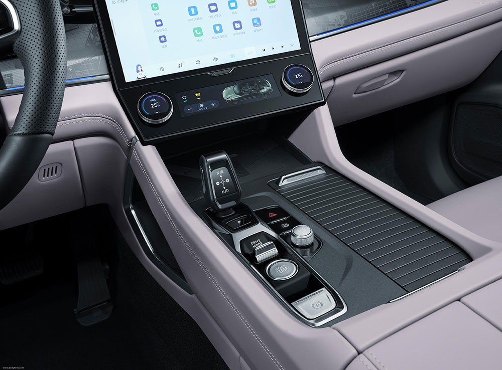 2023-09-em-p-lynk-co-6zwhssssssq043h072z94fc Gía bán Lynk & Co