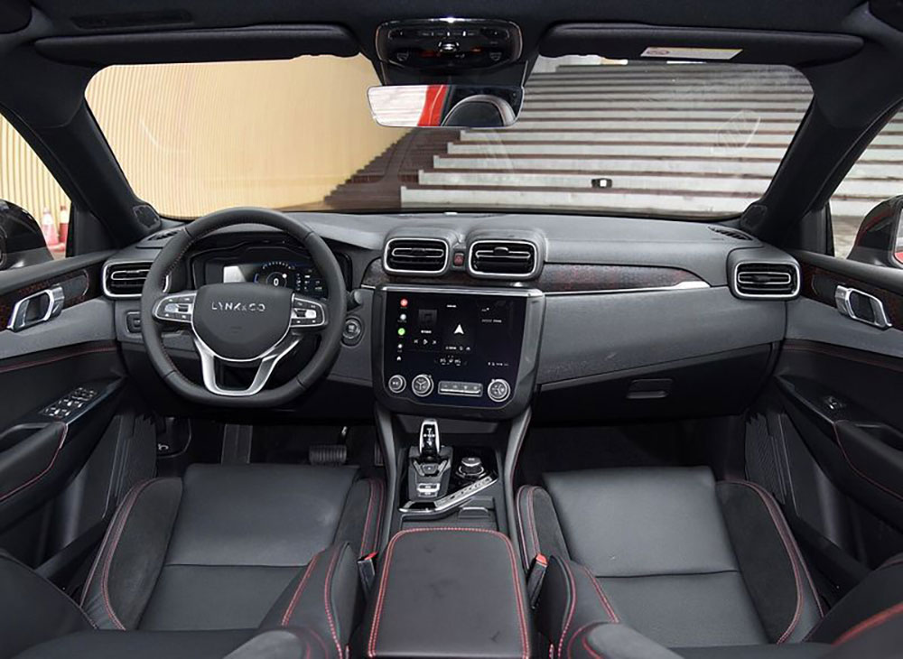 lynk-03-int01-1 Gía bán Lynk & Co