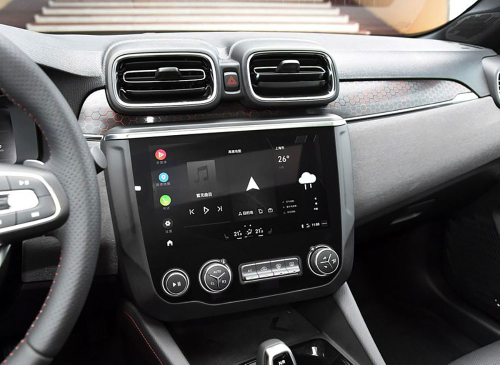 lynk-03-int08 Lynk & Co 03
