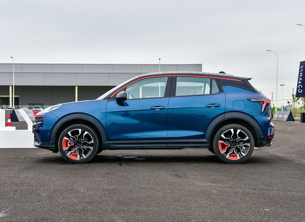 lynk-06-04 Lynk & Co 06