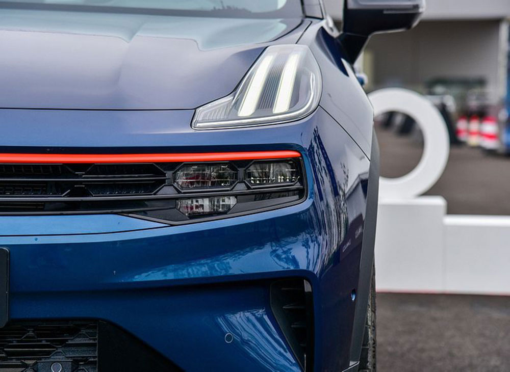 lynk-06-10 Lynk & Co 06