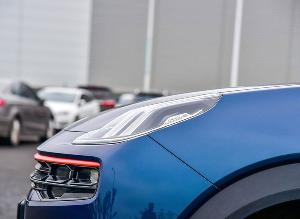 lynk-06-14 Lynk & Co 06