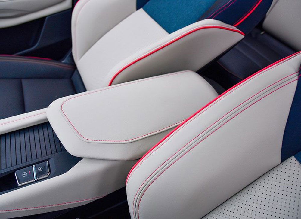 lynk-06-int17 Lynk & Co 06